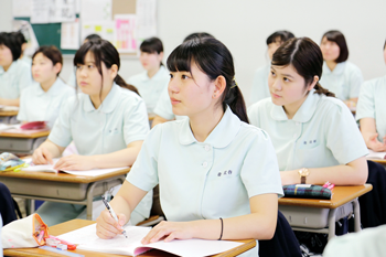 九州医療専門学校 授業風景